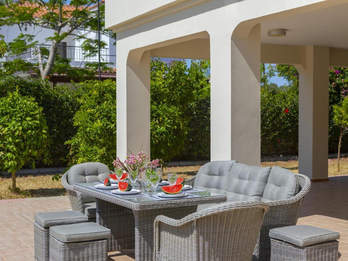 فيلا Meneou Seaside Mansion 7 لارنكا المظهر الخارجي الصورة