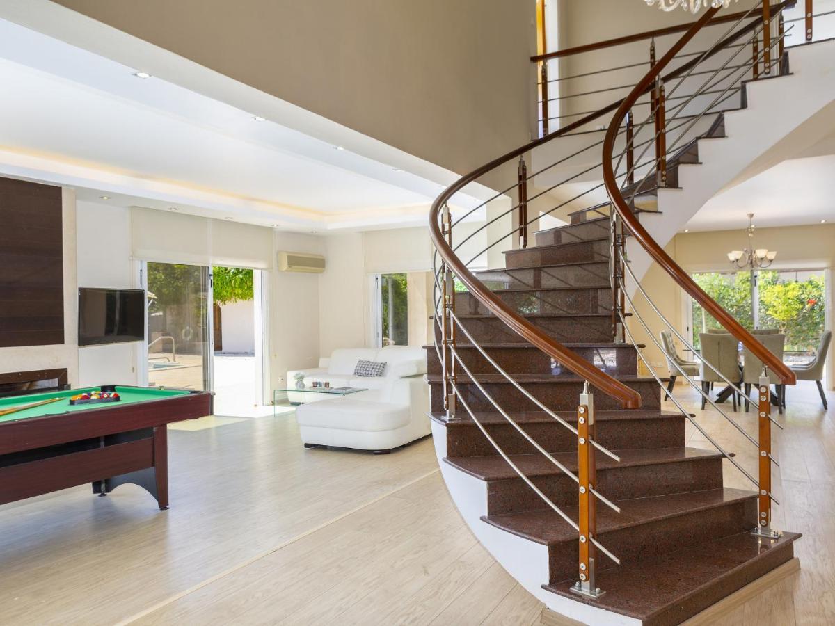 فيلا Meneou Seaside Mansion 7 لارنكا المظهر الخارجي الصورة