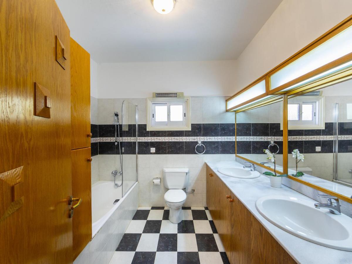 فيلا Meneou Seaside Mansion 7 لارنكا المظهر الخارجي الصورة