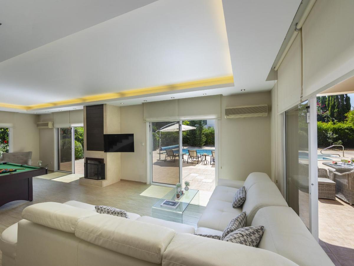 فيلا Meneou Seaside Mansion 7 لارنكا المظهر الخارجي الصورة