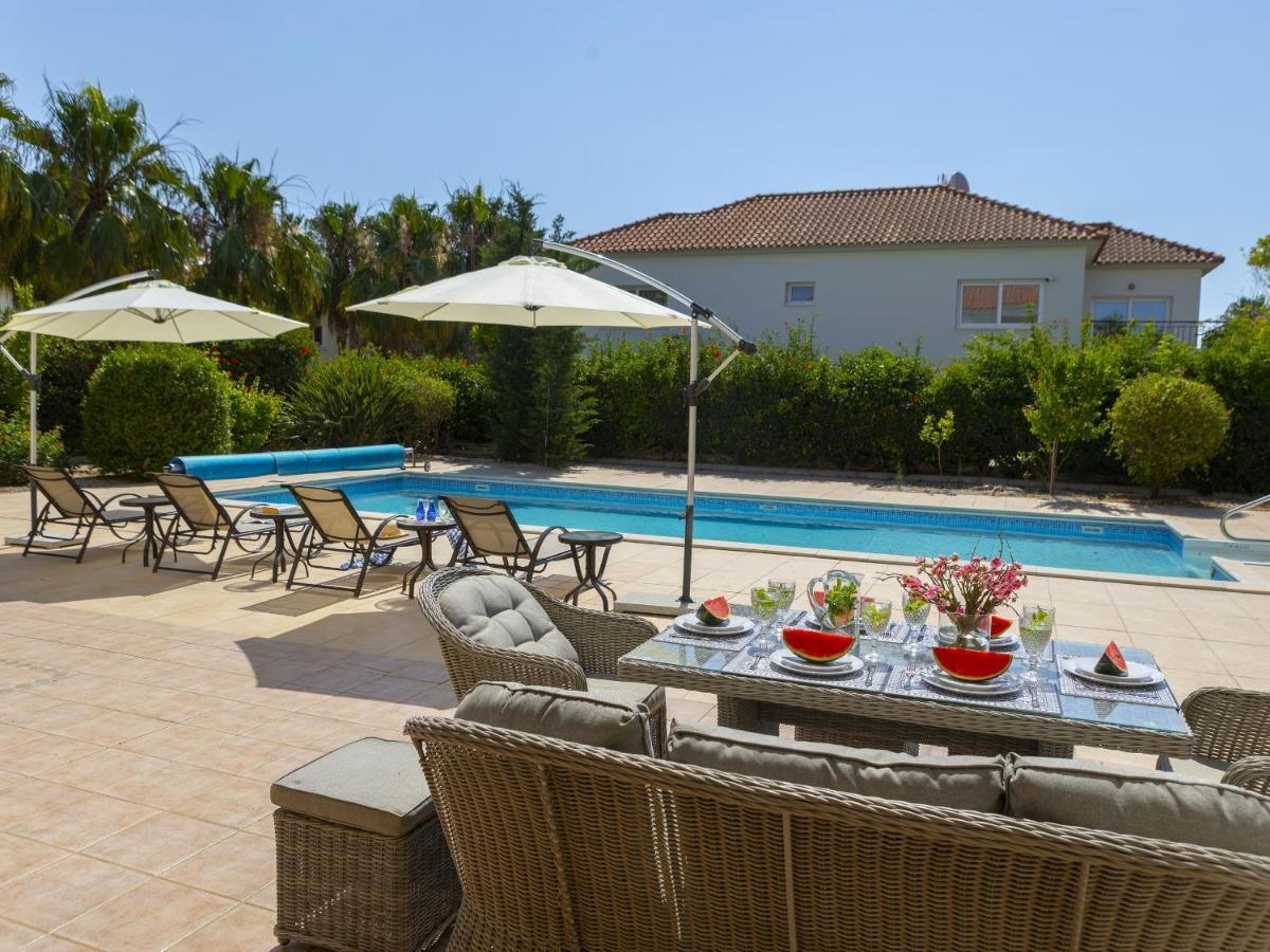 فيلا Meneou Seaside Mansion 7 لارنكا المظهر الخارجي الصورة